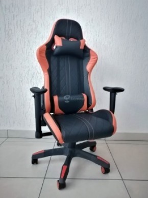 Кресло геймерское Barneo K-52 (черная экокожа оранжевые вставки) в Ишиме - ishim.ok-mebel.com | фото